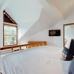 Spacious Family Home With Spectacular Views By Harmony Whistler